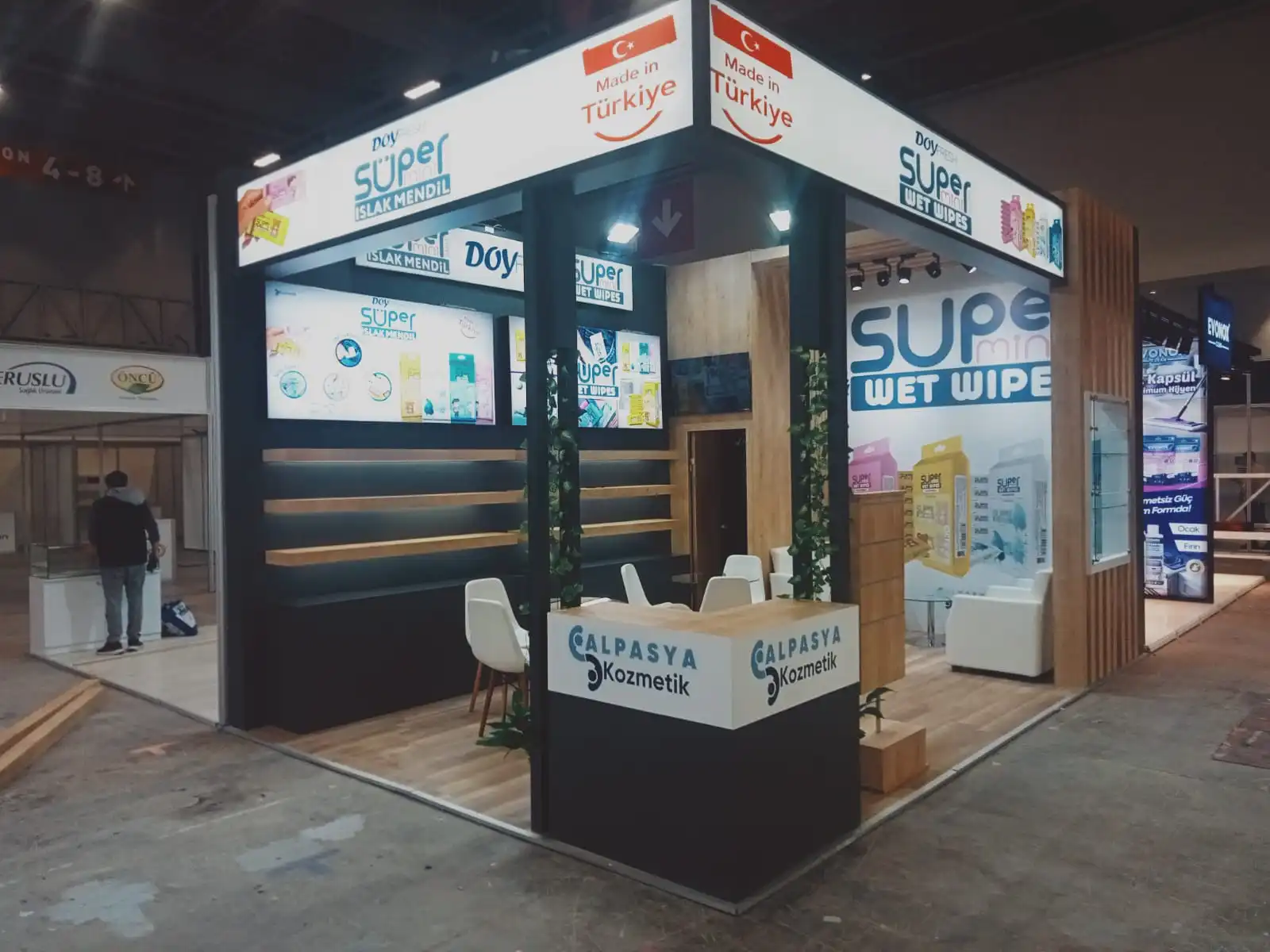 Alpaya Kozmetik Ahşap Stand