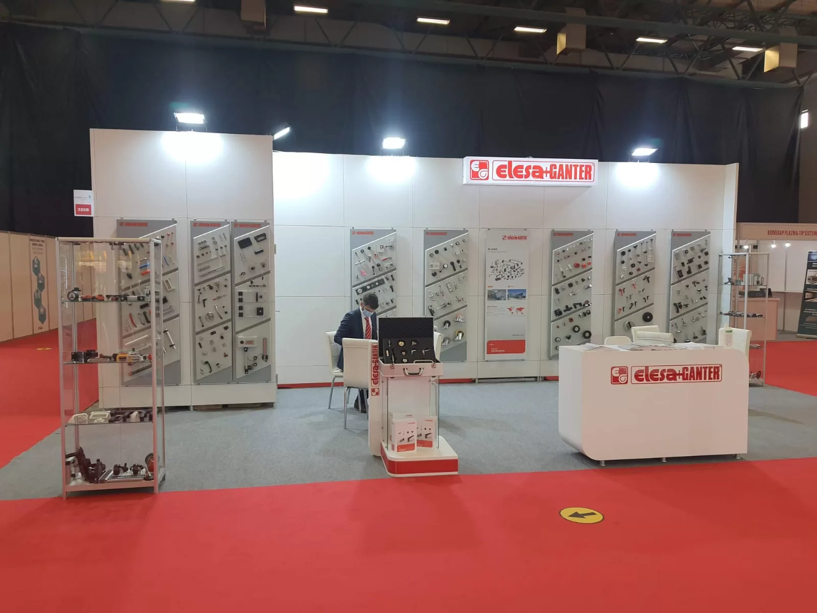 Elesa Ganter Wooden Booth