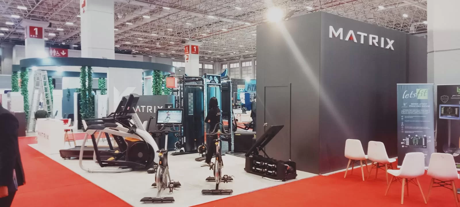 Matrix Spor Wooden Booth 3
